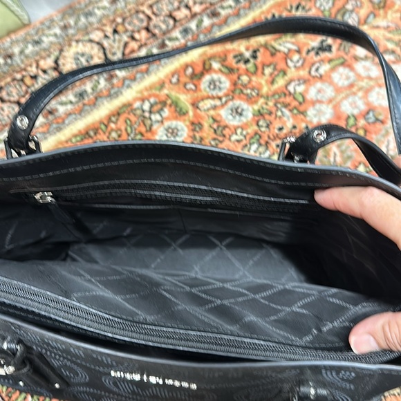 Like New Michael Kors Leather Voyager Purse - Picture 5 of 7